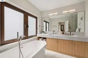 2588 Scout Rd, Oakland, CA 94611 - Photo 41