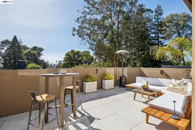 2588 Scout Rd, Oakland, CA 94611 - Photo 29