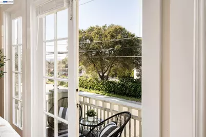 3746 Park Boulevard Way #B, Oakland, CA 94610 - Photo 5