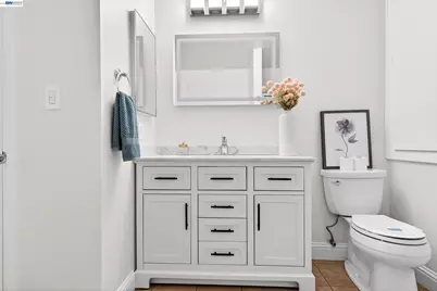 5170 Saddle Brook Dr, Oakland, CA 94619 - Photo 11