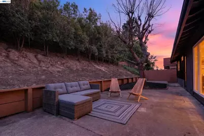 5170 Saddle Brook Dr, Oakland, CA 94619 - Photo 21