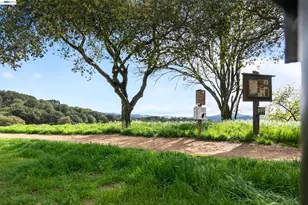 5170 Saddle Brook Dr, Oakland, CA 94619 - Photo 27