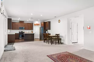 9620 Mason Trails Rd, Roseville, CA 95747 - Photo 3