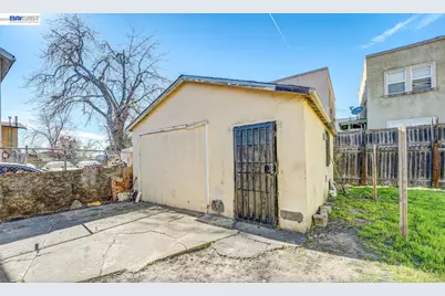 1061 71st Ave, Oakland, CA 94621 - Photo 17