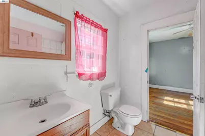 1061 71st Ave, Oakland, CA 94621 - Photo 13