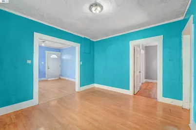 1061 71st Ave, Oakland, CA 94621 - Photo 5