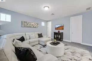 7228 Carneros Ln, Dublin, CA 94568 - Photo 7