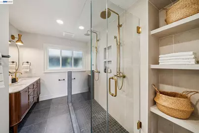 5969 Rincon Dr, Oakland, CA 94611 - Photo 23