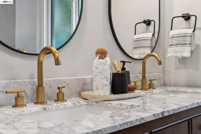 5969 Rincon Dr, Oakland, CA 94611 - Photo 25