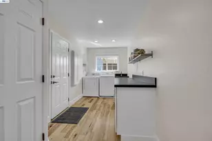 1450 Finley Rd, Pleasanton, CA 94588 - Photo 37