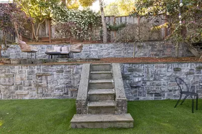 1019 Trestle Glen Rd, Oakland, CA 94610 - Photo 37