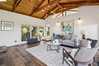 11448 Lochard St, Oakland, CA 94605 - Photo 37