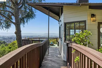 11448 Lochard St, Oakland, CA 94605 - Photo 41
