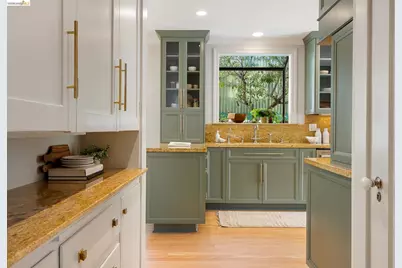 1101 Clarendon Crescent, Oakland, CA 94610 - Photo 21