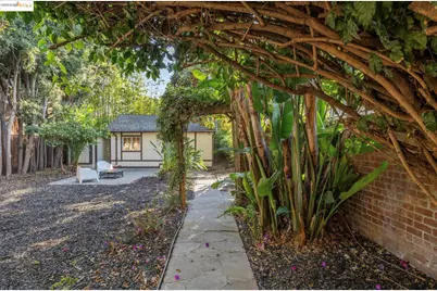 2749 17th St, Oakland, CA 94601 - Photo 23