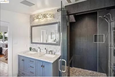 2749 17th St, Oakland, CA 94601 - Photo 21