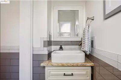 2749 17th St, Oakland, CA 94601 - Photo 13