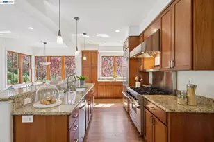 942 Aquarius Way, Oakland, CA 94611 - Photo 15