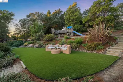 942 Aquarius Way, Oakland, CA 94611 - Photo 3