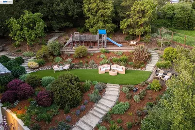942 Aquarius Way, Oakland, CA 94611 - Photo 5