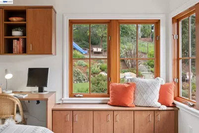 942 Aquarius Way, Oakland, CA 94611 - Photo 37