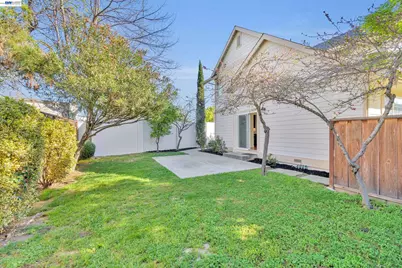 282 Del Valle Ct, Pleasanton, CA 94566 - Photo 23