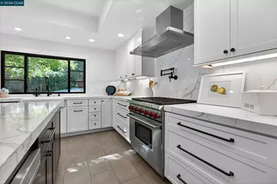 6 Del Valle, Orinda, CA 94563 - Photo 13