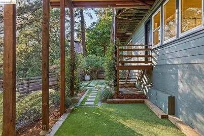 6272 Clive Avenue, Oakland, CA 94611 - Photo 41