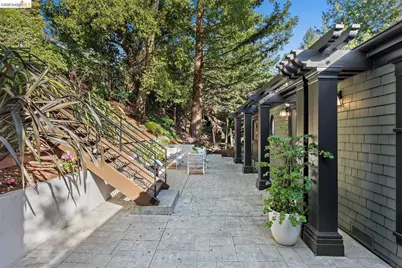 6272 Clive Avenue, Oakland, CA 94611 - Photo 39