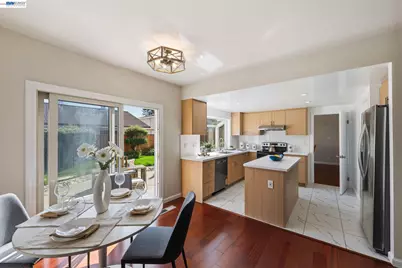 330 Tampa Ct, Foster City, CA 94404 - Photo 17