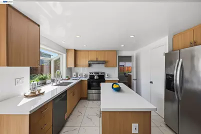 330 Tampa Ct, Foster City, CA 94404 - Photo 13