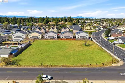 445 Walnut Ave, Manteca, CA 95336 - Photo 19