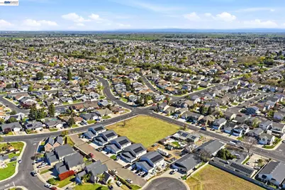 445 Walnut Ave, Manteca, CA 95336 - Photo 5