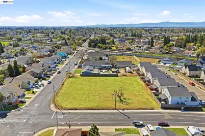 445 Walnut Ave, Manteca, CA 95336 - Photo 15