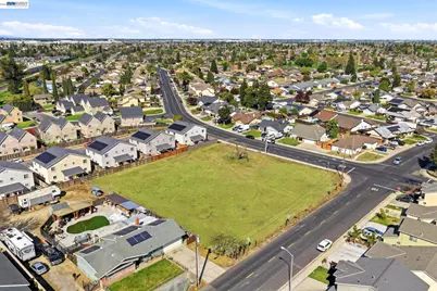 445 Walnut Ave, Manteca, CA 95336 - Photo 17