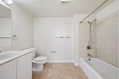 989 Webster St #443, Oakland, CA 94601 - Photo 21
