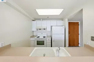 989 Webster St, Oakland, CA 94601 - Photo 25