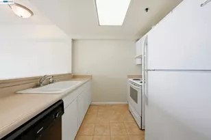 989 Webster St, Oakland, CA 94601 - Photo 7