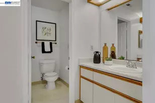 21917 Nugget Canyon Dr, Castro Valley, CA 94552 - Photo 27