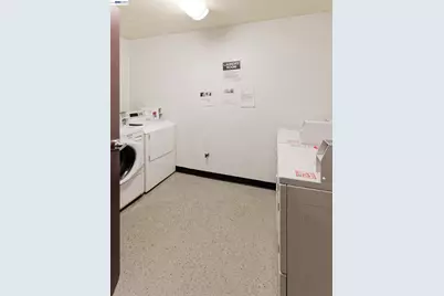 150 Pearl St #304, Oakland, CA 94611 - Photo 25