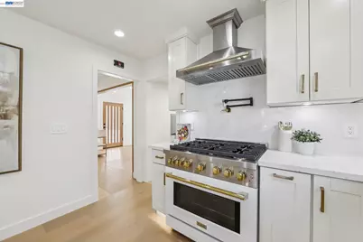 725 Alameda De Las Pulgas, San Mateo, CA 94601 - Photo 17