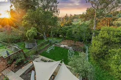 633 Moraga Ave, Piedmont, CA 94611 - Photo 47