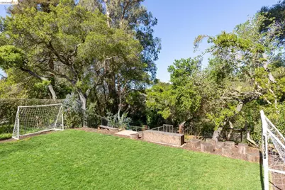 633 Moraga Ave, Piedmont, CA 94611 - Photo 39