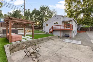 7900 Greenly Dr, Oakland, CA 94605 - Photo 45