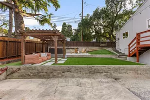 7900 Greenly Dr, Oakland, CA 94605 - Photo 47