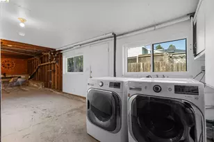 7900 Greenly Dr, Oakland, CA 94605 - Photo 27