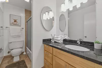 6 Commodore Dr #C450, Emeryville, CA 94608 - Photo 23