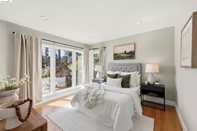 5701 Snake Rd, Oakland, CA 94611 - Photo 23