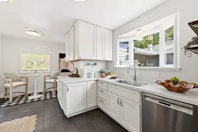 5701 Snake Rd, Oakland, CA 94611 - Photo 9