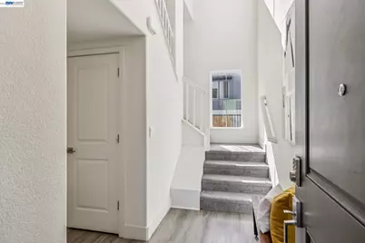 28957 Ashwell Ave, Hayward, CA 94544 - Photo 3